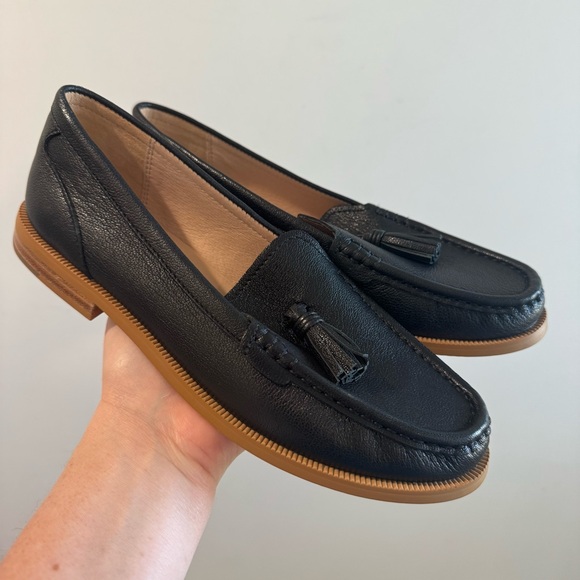 NWOT Jack Rogers Huntley Black Leather Tassel Loafers 7.5B - Picture 1 of 6